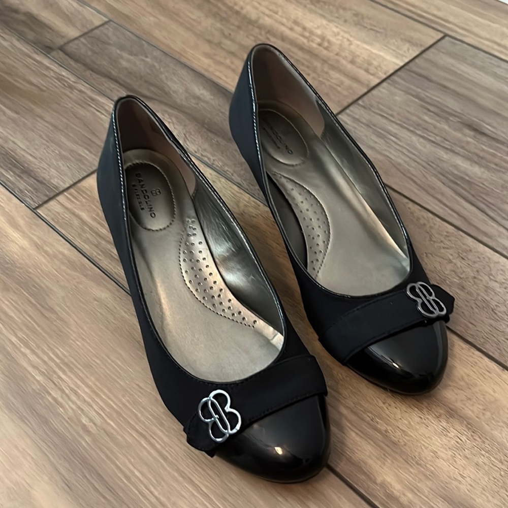 Bandolino B-Flexible Black wedges size 8.5